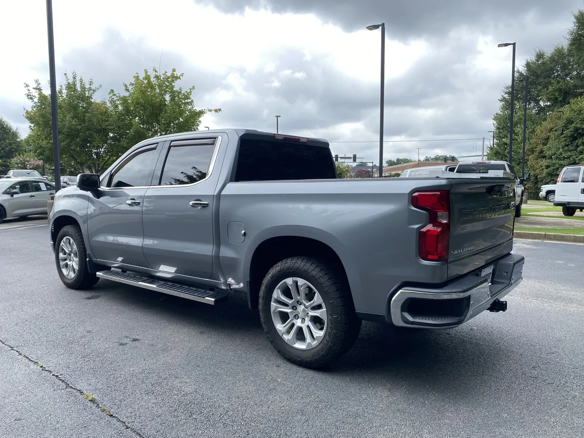 2023 Chevrolet Silverado 1500 LTZ thumbnail 6