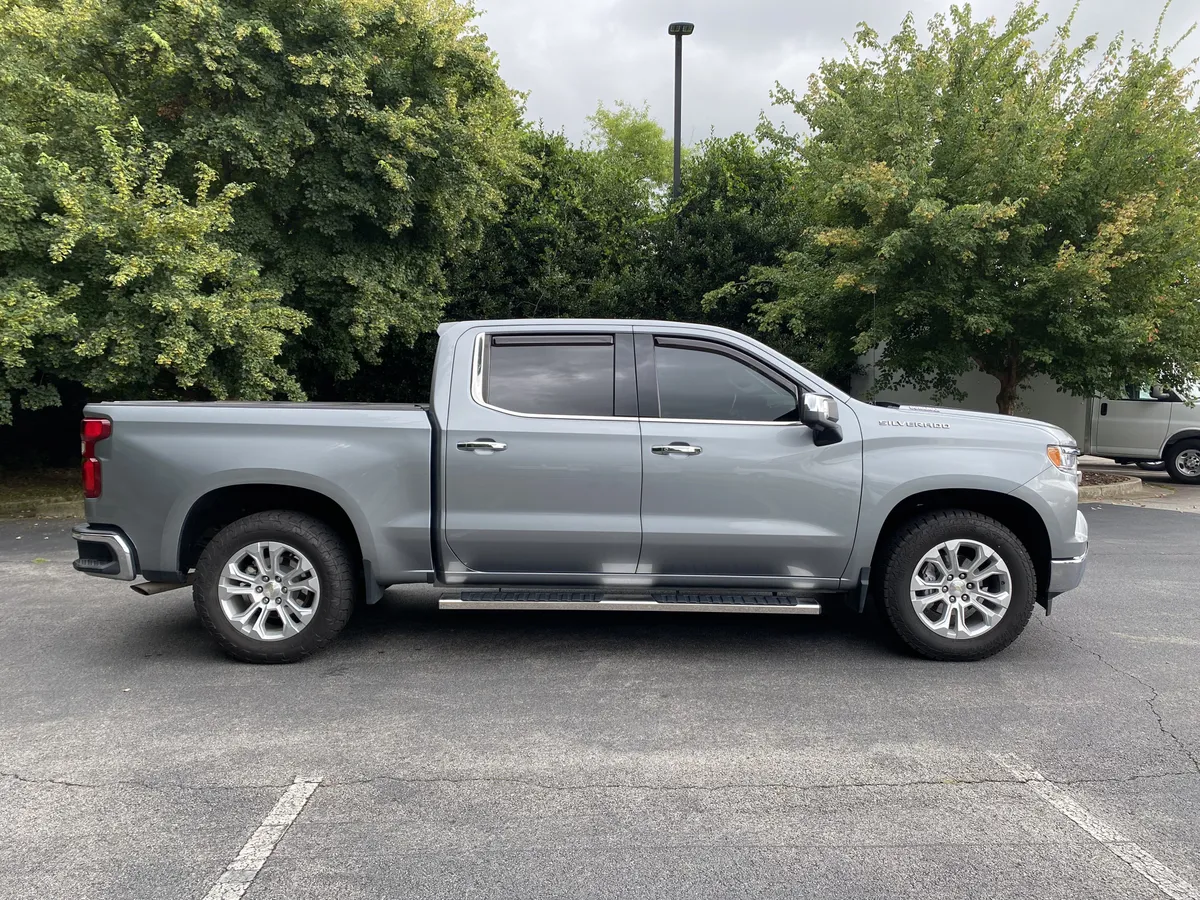 2023 Chevrolet Silverado 1500 LTZ thumbnail 9