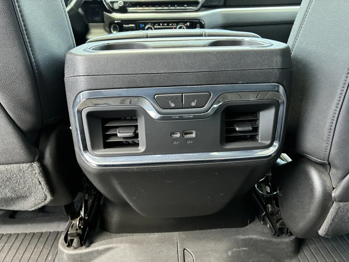 2023 Chevrolet Silverado 1500 LTZ thumbnail 17