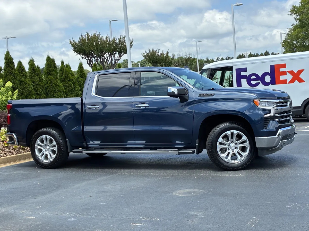 2023 Chevrolet Silverado 1500 LTZ thumbnail 2