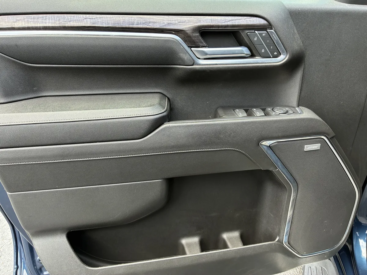 2023 Chevrolet Silverado 1500 LTZ thumbnail 23
