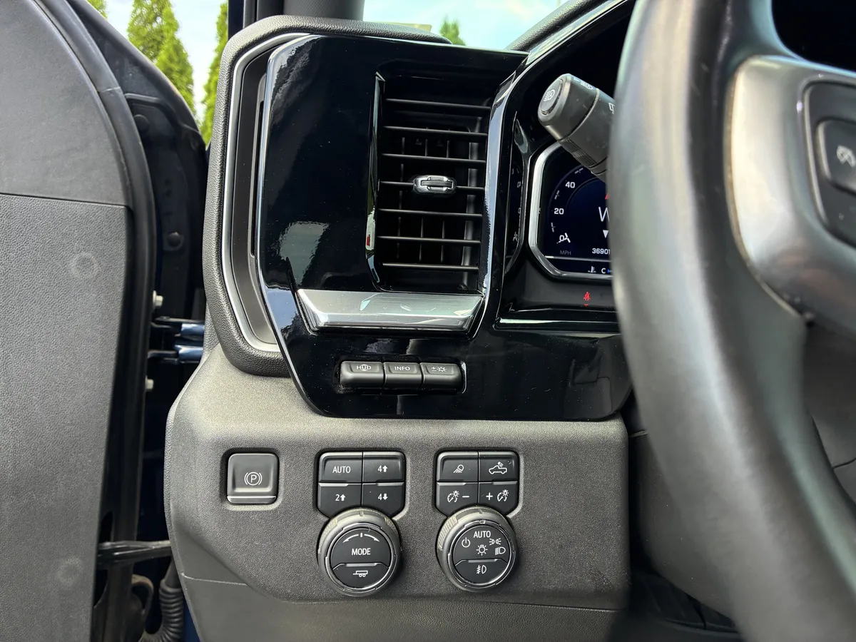 2023 Chevrolet Silverado 1500 LTZ thumbnail 27
