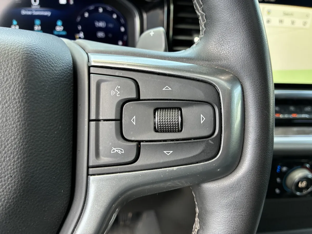 2023 Chevrolet Silverado 1500 LTZ thumbnail 29