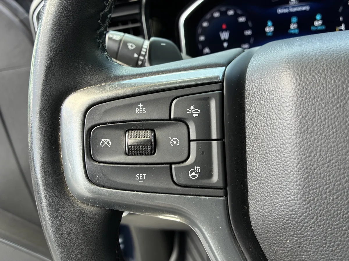 2023 Chevrolet Silverado 1500 LTZ thumbnail 30
