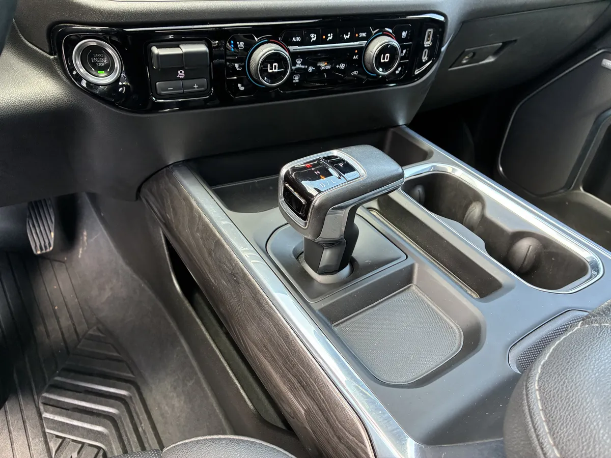 2023 Chevrolet Silverado 1500 LTZ thumbnail 35