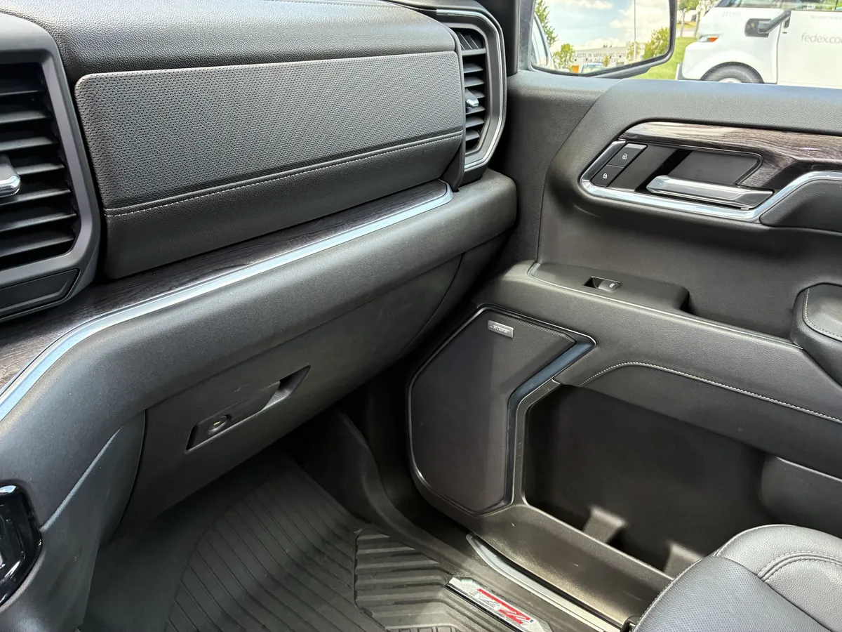 2023 Chevrolet Silverado 1500 LTZ thumbnail 37
