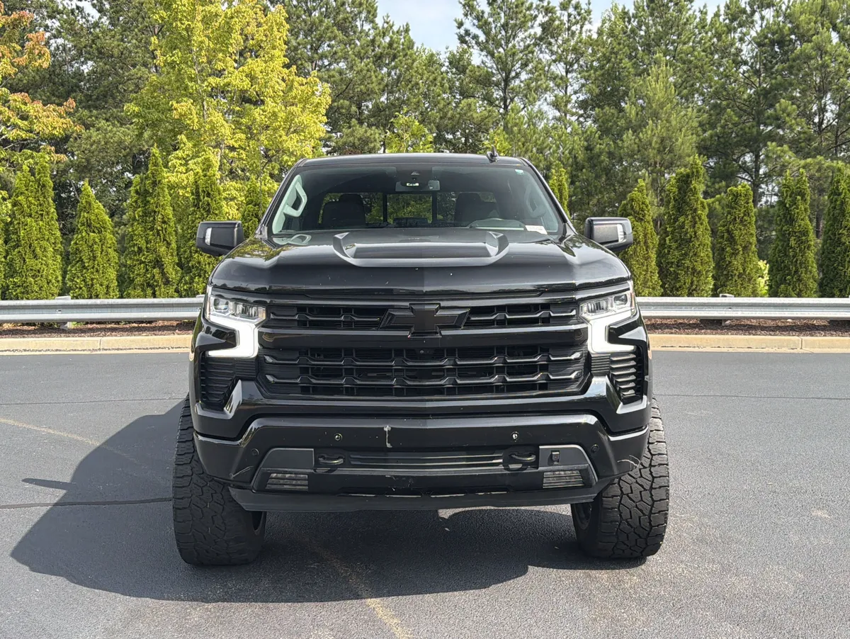 2023 Chevrolet Silverado 1500 LTZ thumbnail 11
