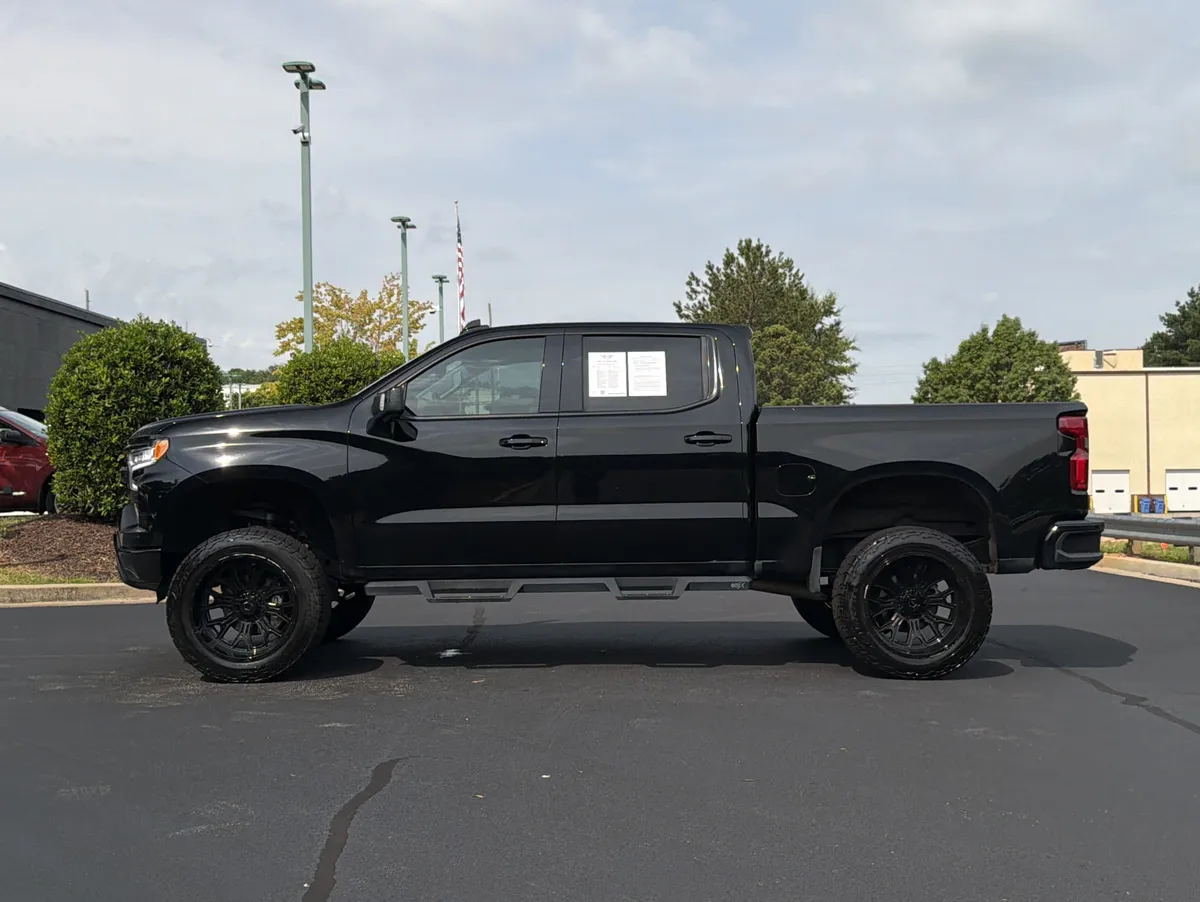 2023 Chevrolet Silverado 1500 LTZ thumbnail 13