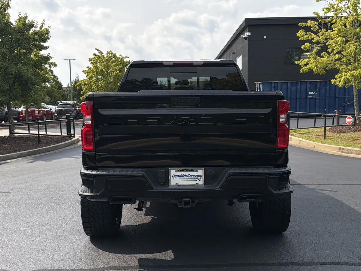 2023 Chevrolet Silverado 1500 LTZ thumbnail 15