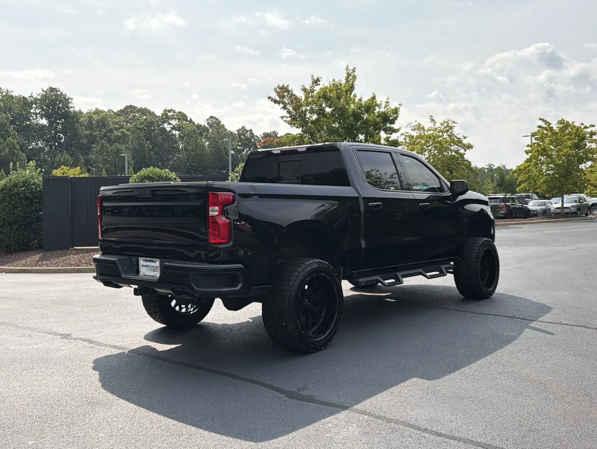 2023 Chevrolet Silverado 1500 LTZ thumbnail 2