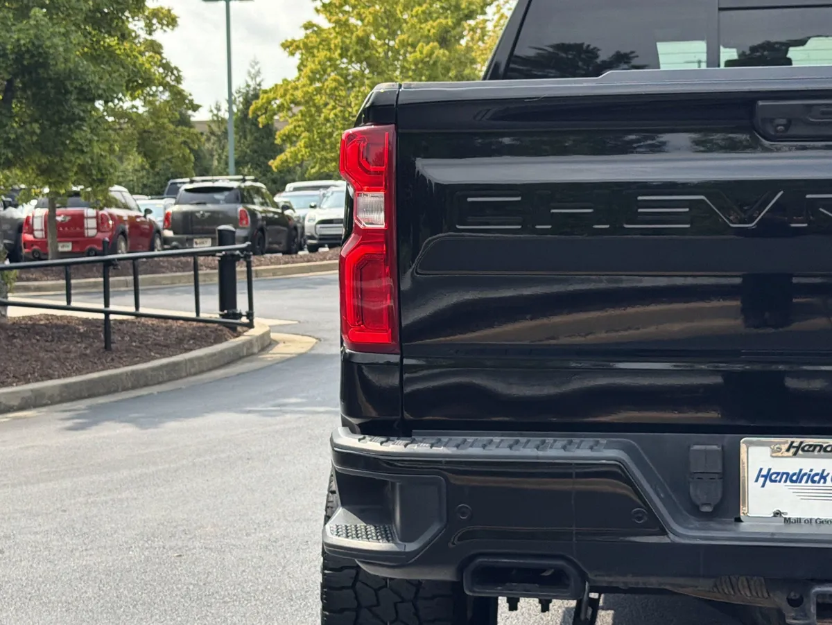 2023 Chevrolet Silverado 1500 LTZ thumbnail 20