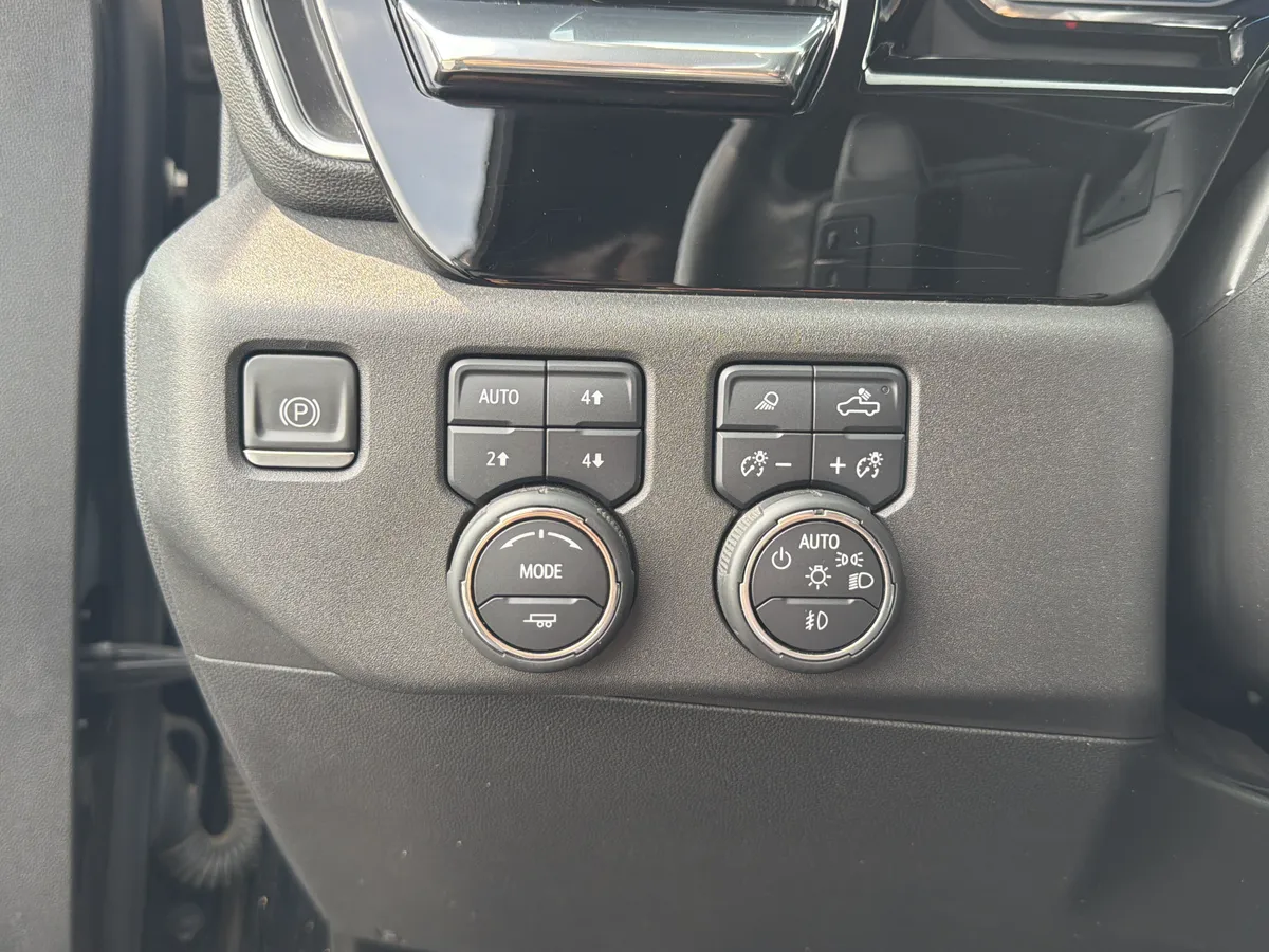 2023 Chevrolet Silverado 1500 LTZ thumbnail 27