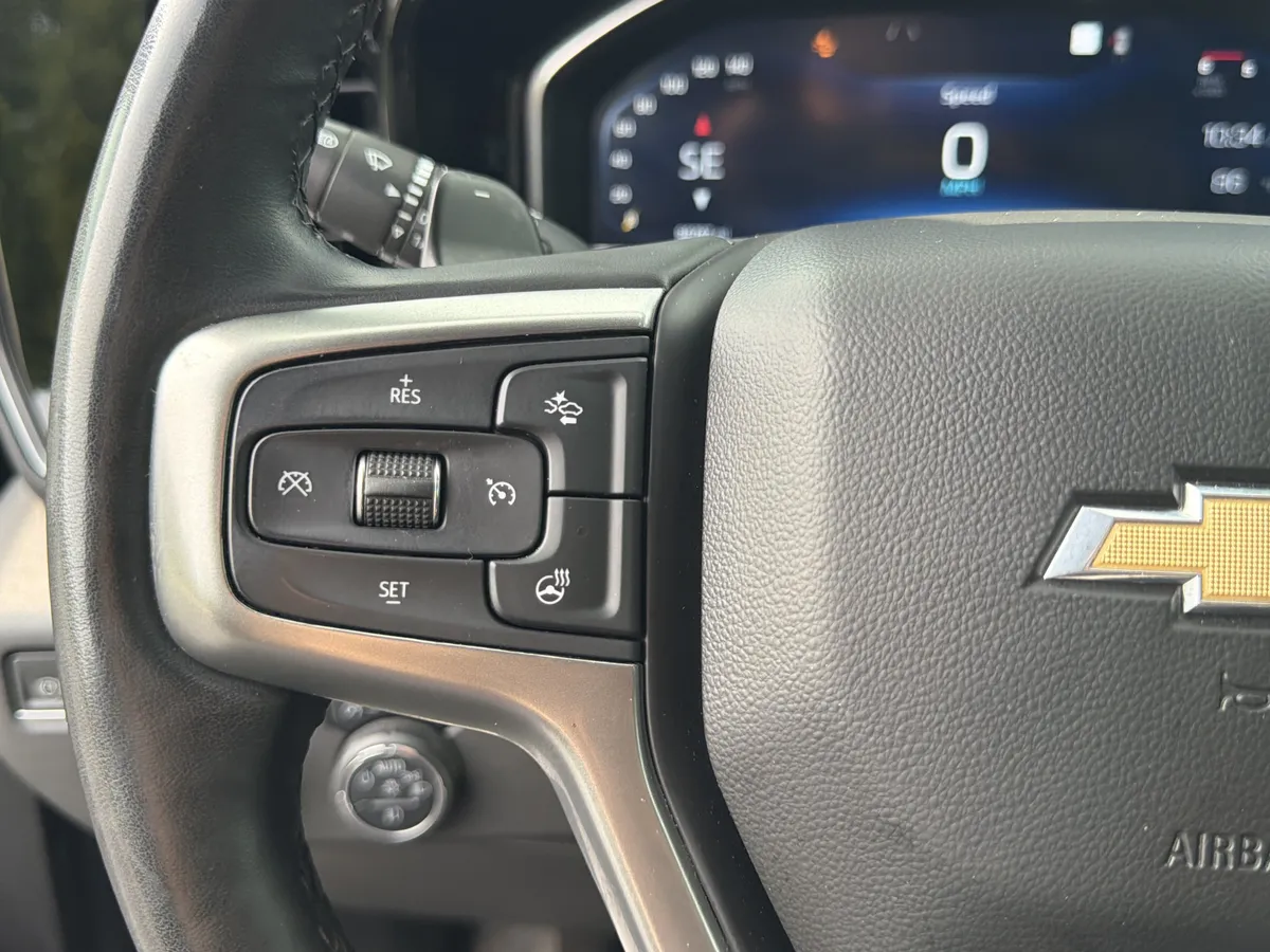2023 Chevrolet Silverado 1500 LTZ thumbnail 30