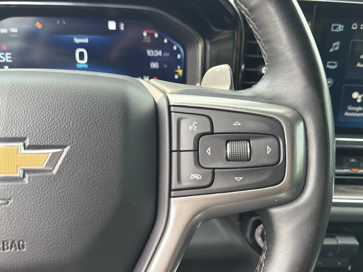2023 Chevrolet Silverado 1500 LTZ thumbnail 31