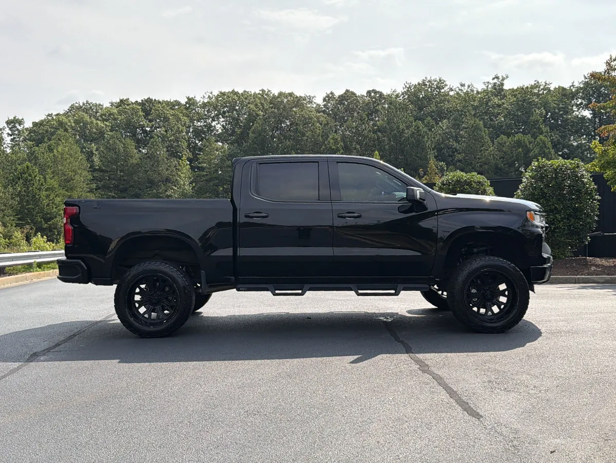 2023 Chevrolet Silverado 1500 LTZ thumbnail 4