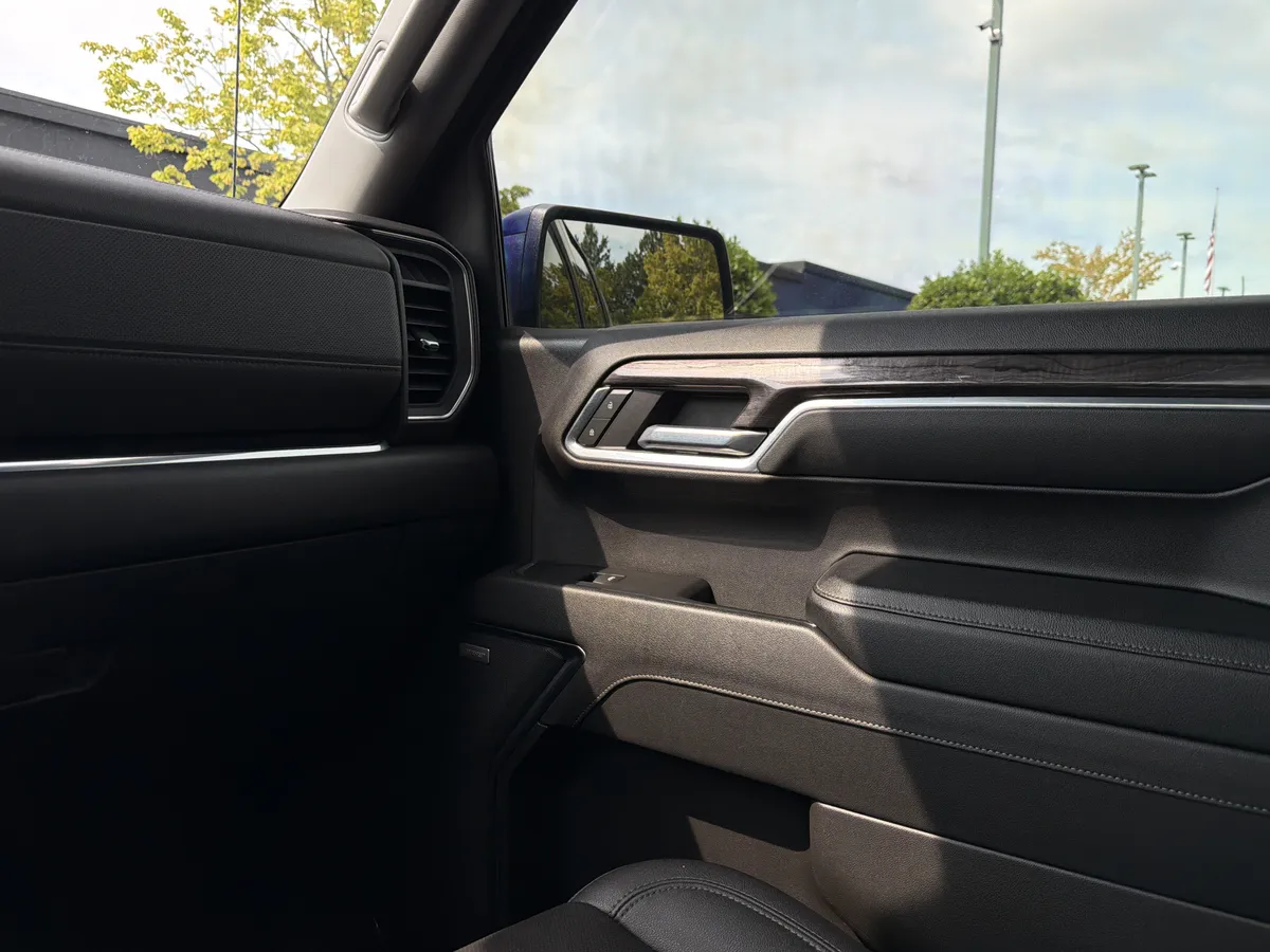 2023 Chevrolet Silverado 1500 LTZ thumbnail 45