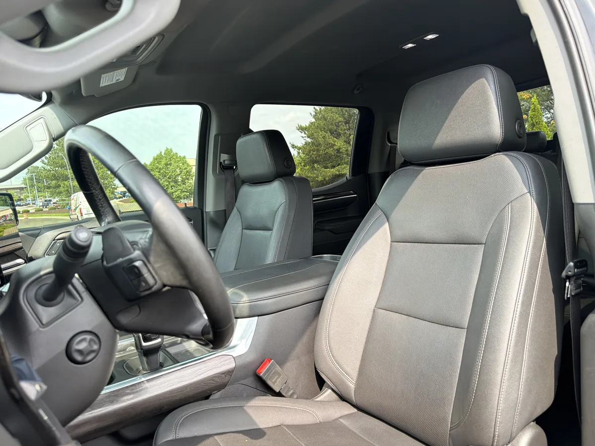 2023 Chevrolet Silverado 1500 LTZ thumbnail 6