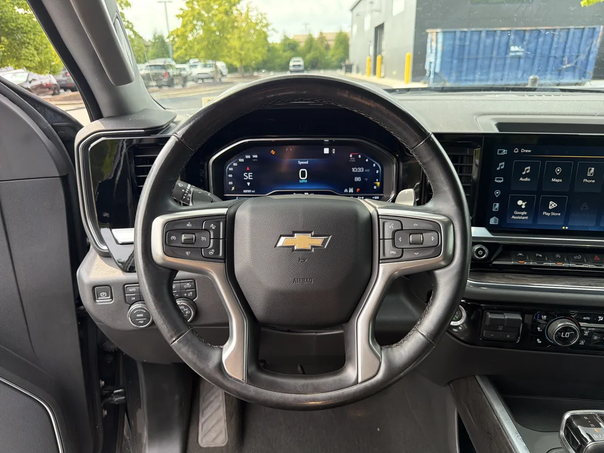 2023 Chevrolet Silverado 1500 LTZ thumbnail 9