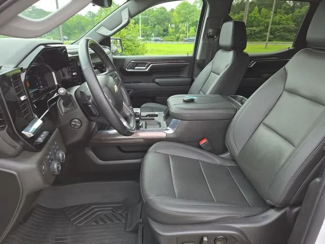 2023 Chevrolet Silverado 1500 LTZ thumbnail 18