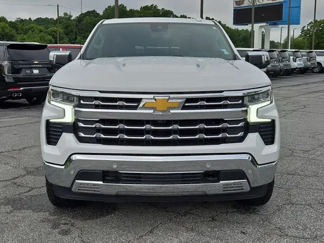 2023 Chevrolet Silverado 1500 LTZ thumbnail 3