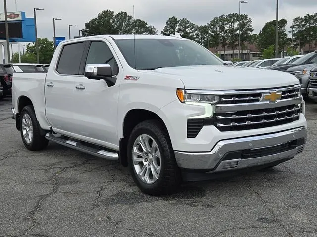 2023 Chevrolet Silverado 1500 LTZ thumbnail 4