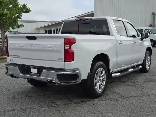 2023 Chevrolet Silverado 1500 LTZ thumbnail 9