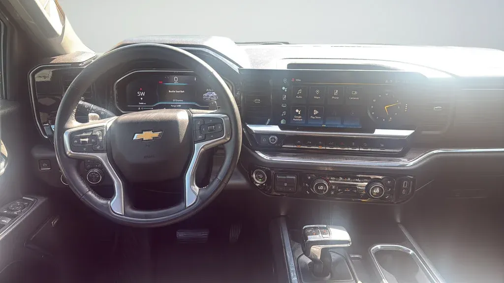 2023 Chevrolet Silverado 1500 LTZ thumbnail 13