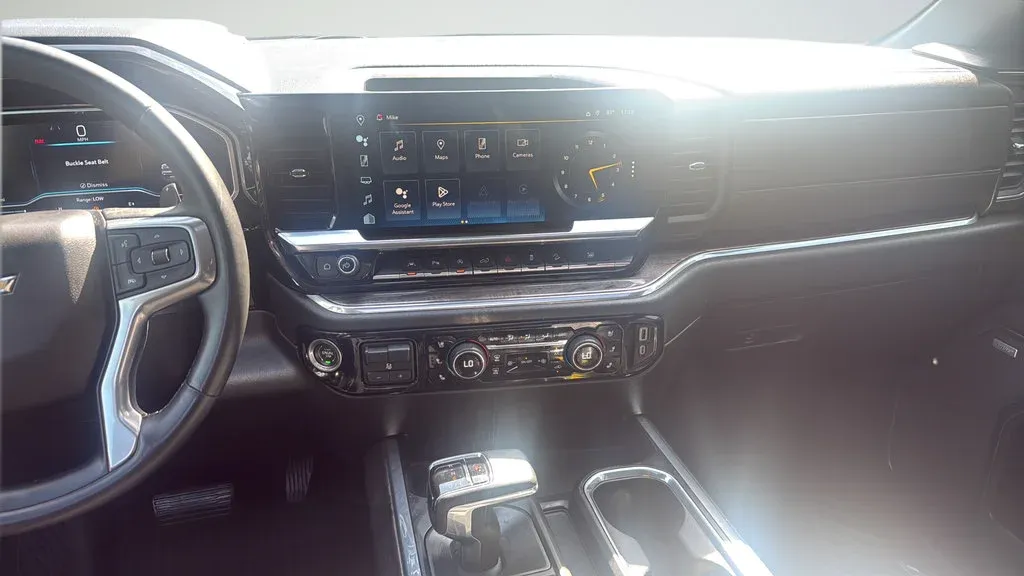 2023 Chevrolet Silverado 1500 LTZ thumbnail 16