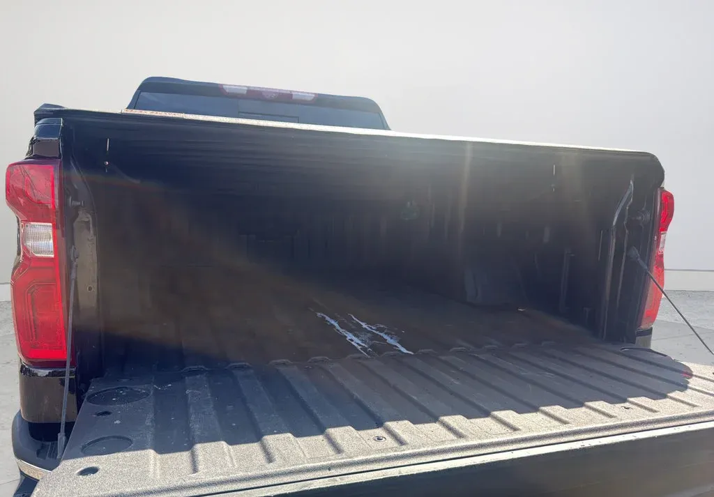 2023 Chevrolet Silverado 1500 LTZ thumbnail 19