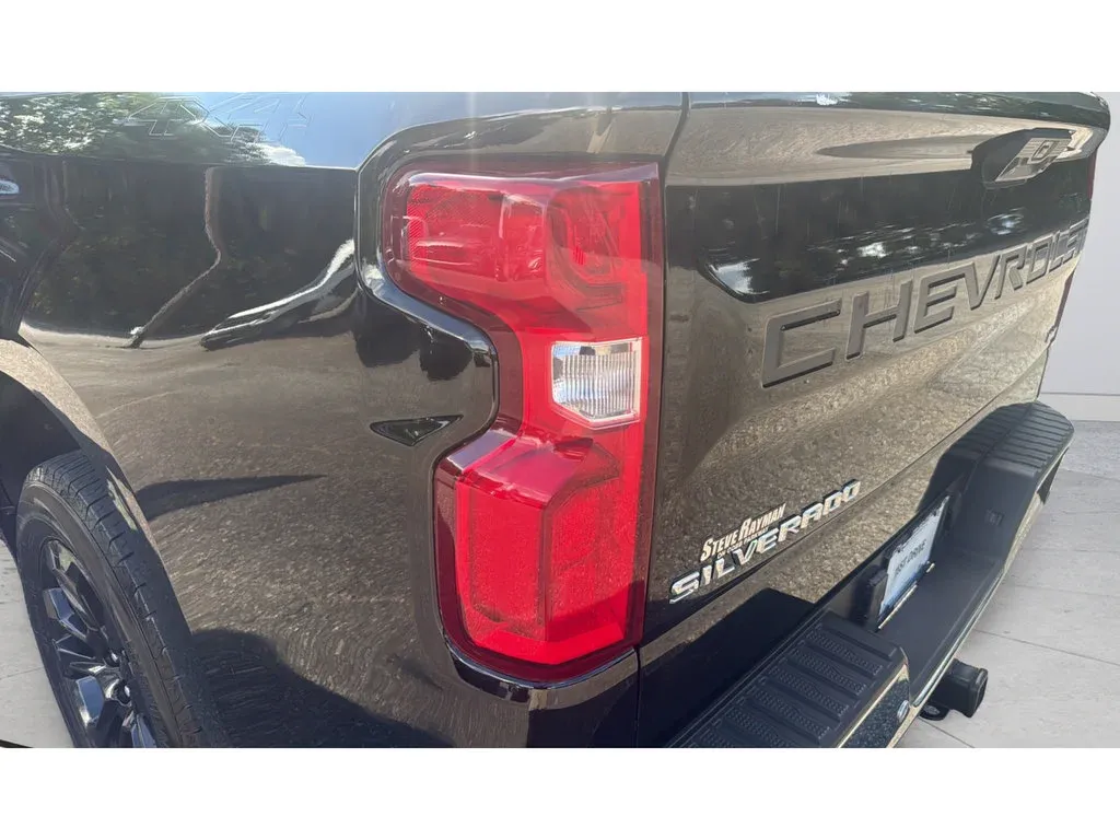 2023 Chevrolet Silverado 1500 LTZ thumbnail 28