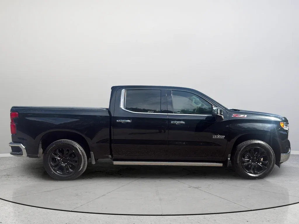 2023 Chevrolet Silverado 1500 LTZ thumbnail 6