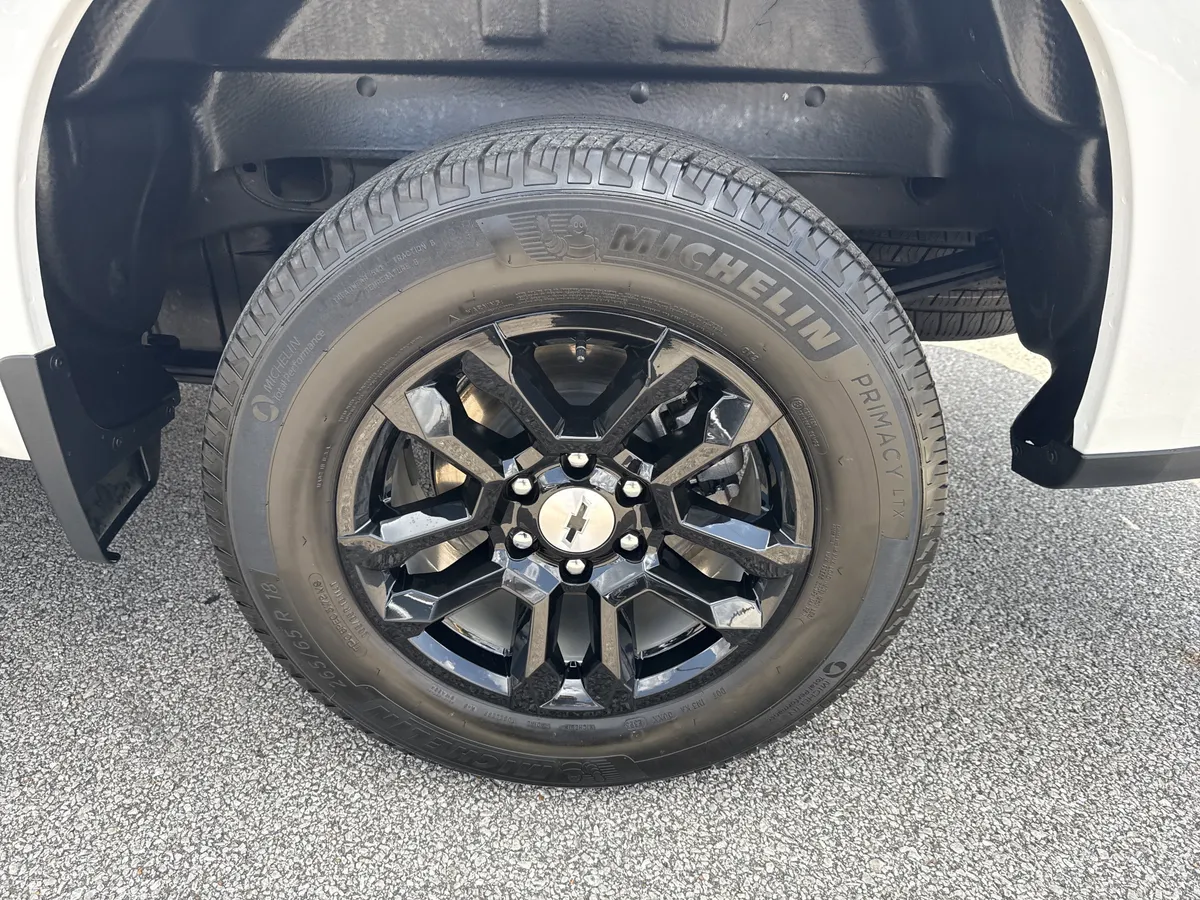 2023 Chevrolet Silverado 1500 RST thumbnail 20