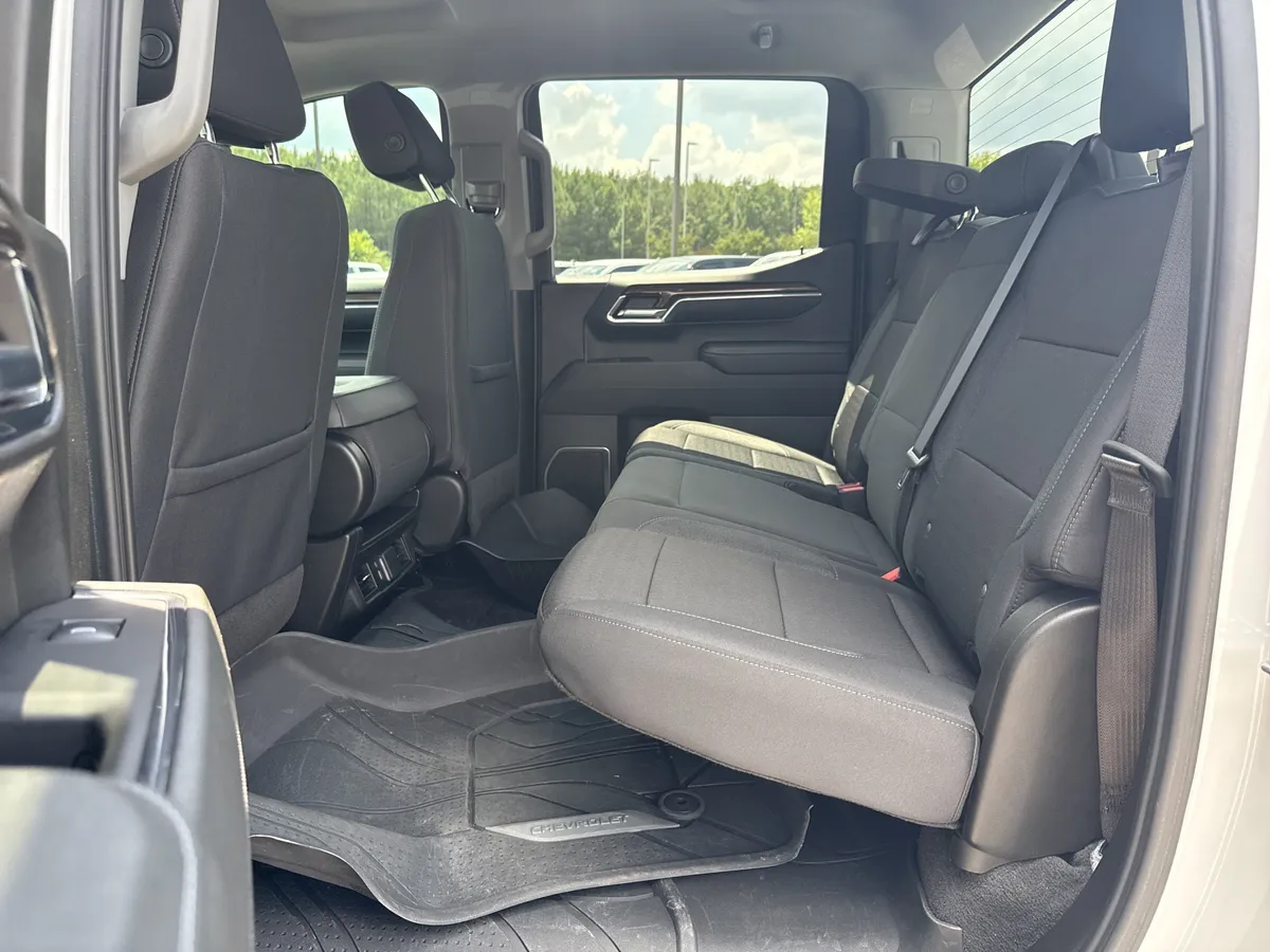2023 Chevrolet Silverado 1500 RST thumbnail 21