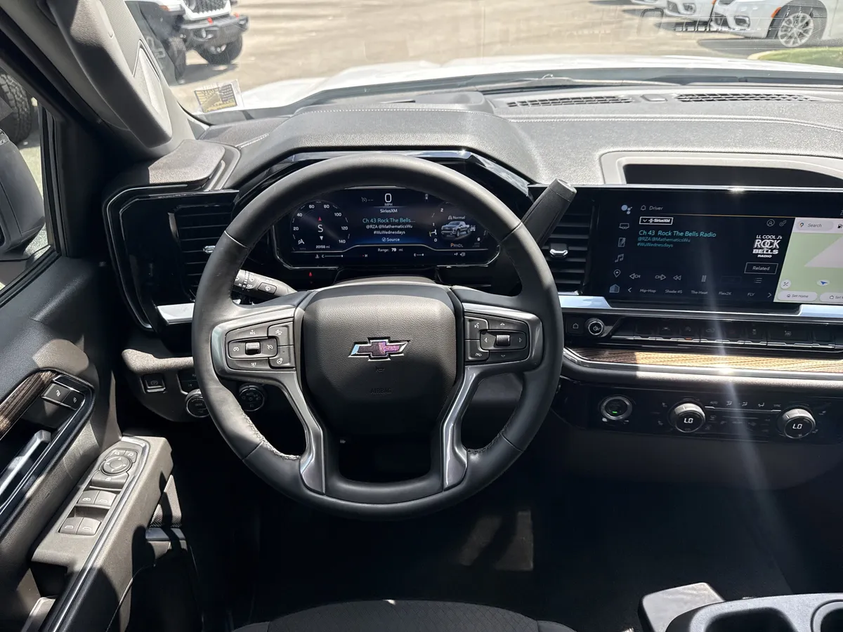 2023 Chevrolet Silverado 1500 RST thumbnail 23