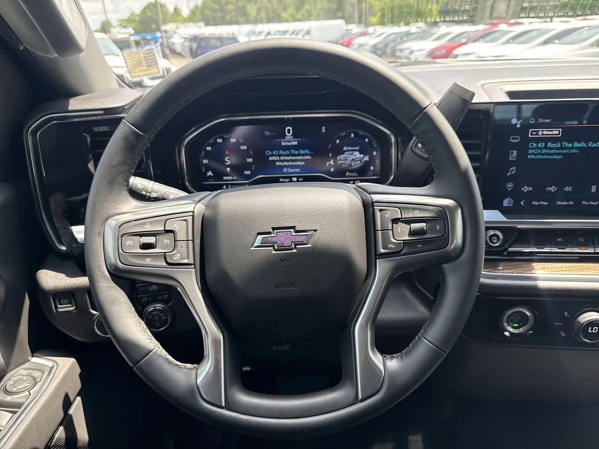 2023 Chevrolet Silverado 1500 RST thumbnail 24