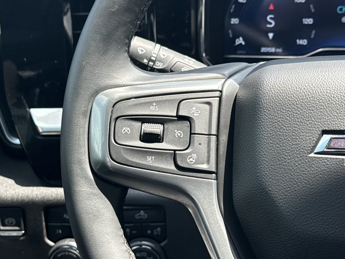 2023 Chevrolet Silverado 1500 RST thumbnail 25