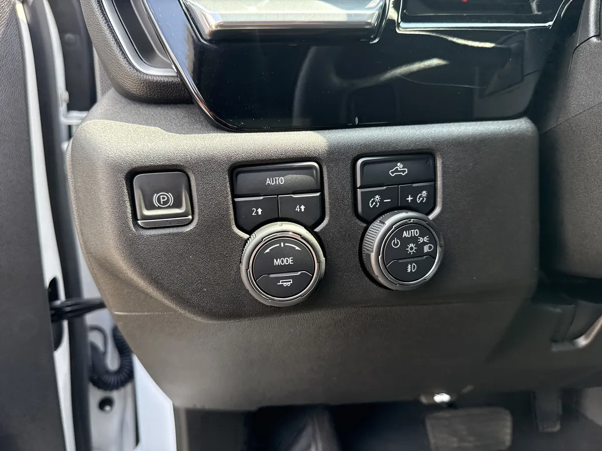 2023 Chevrolet Silverado 1500 RST thumbnail 31