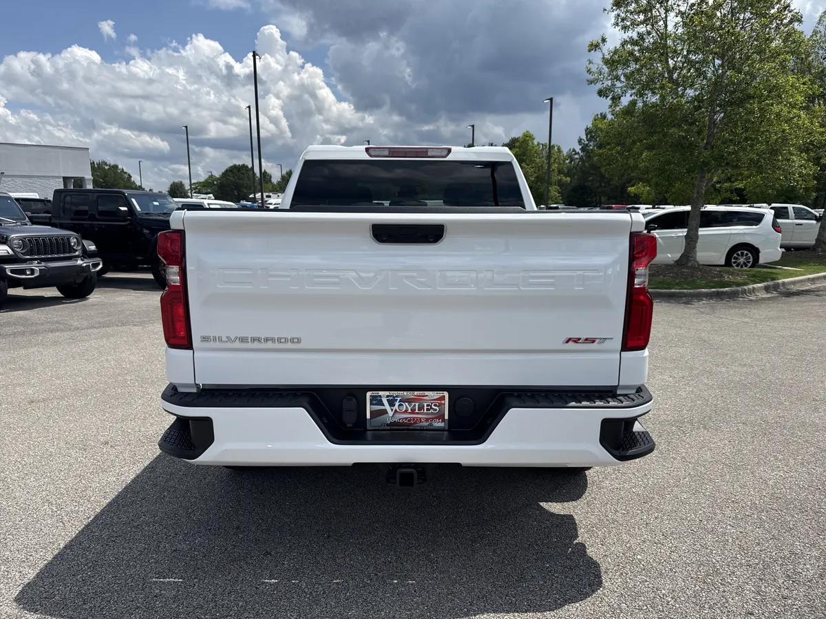 2023 Chevrolet Silverado 1500 RST thumbnail 6