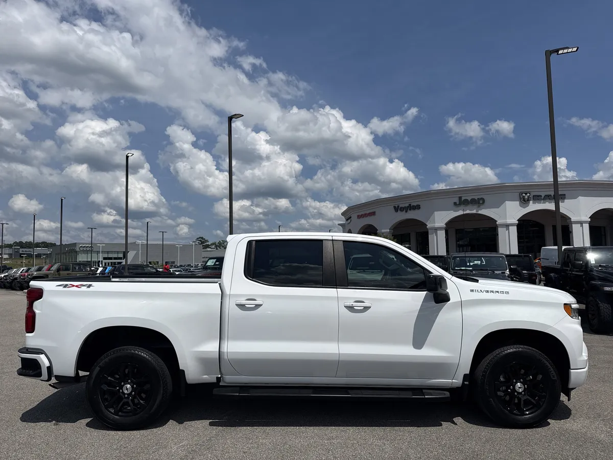 2023 Chevrolet Silverado 1500 RST thumbnail 8