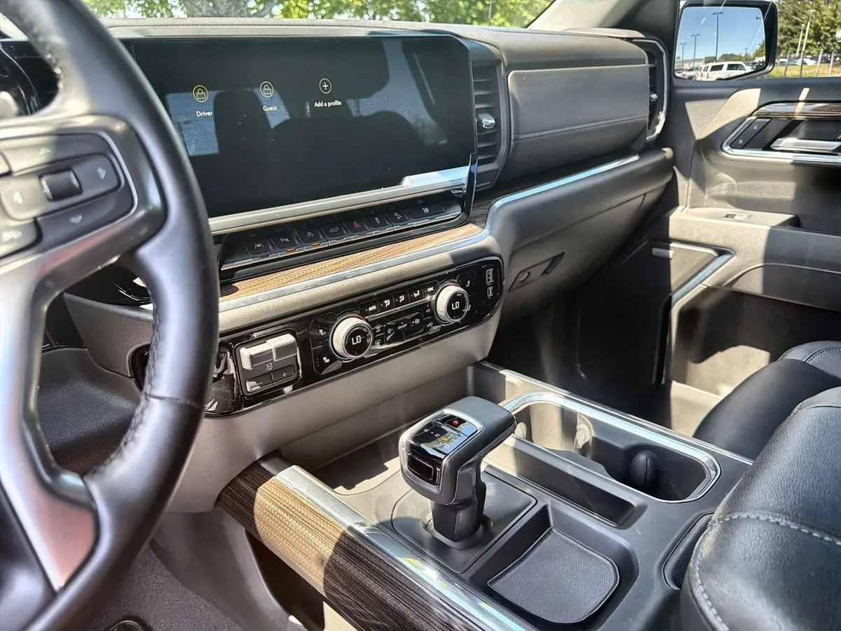 2023 Chevrolet Silverado 1500 RST thumbnail 11