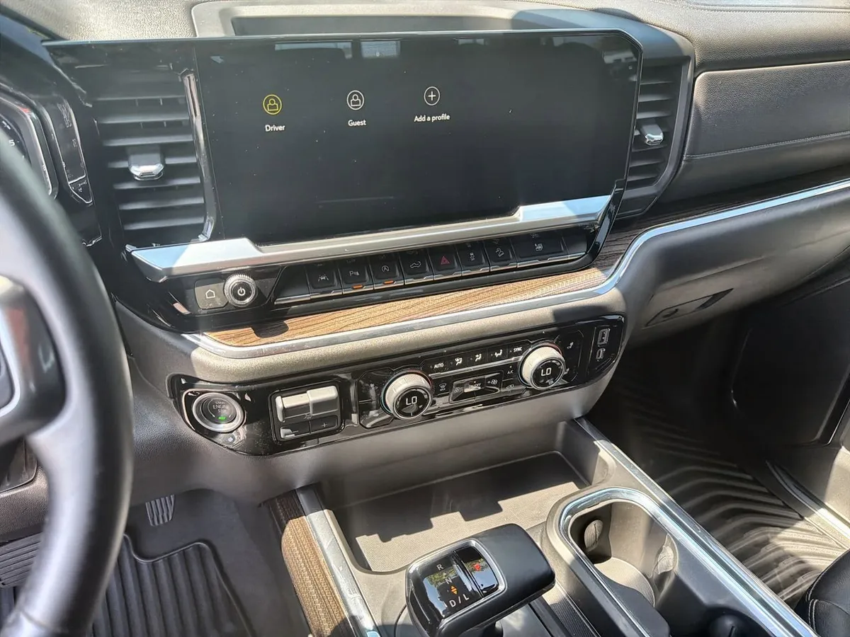 2023 Chevrolet Silverado 1500 RST thumbnail 13