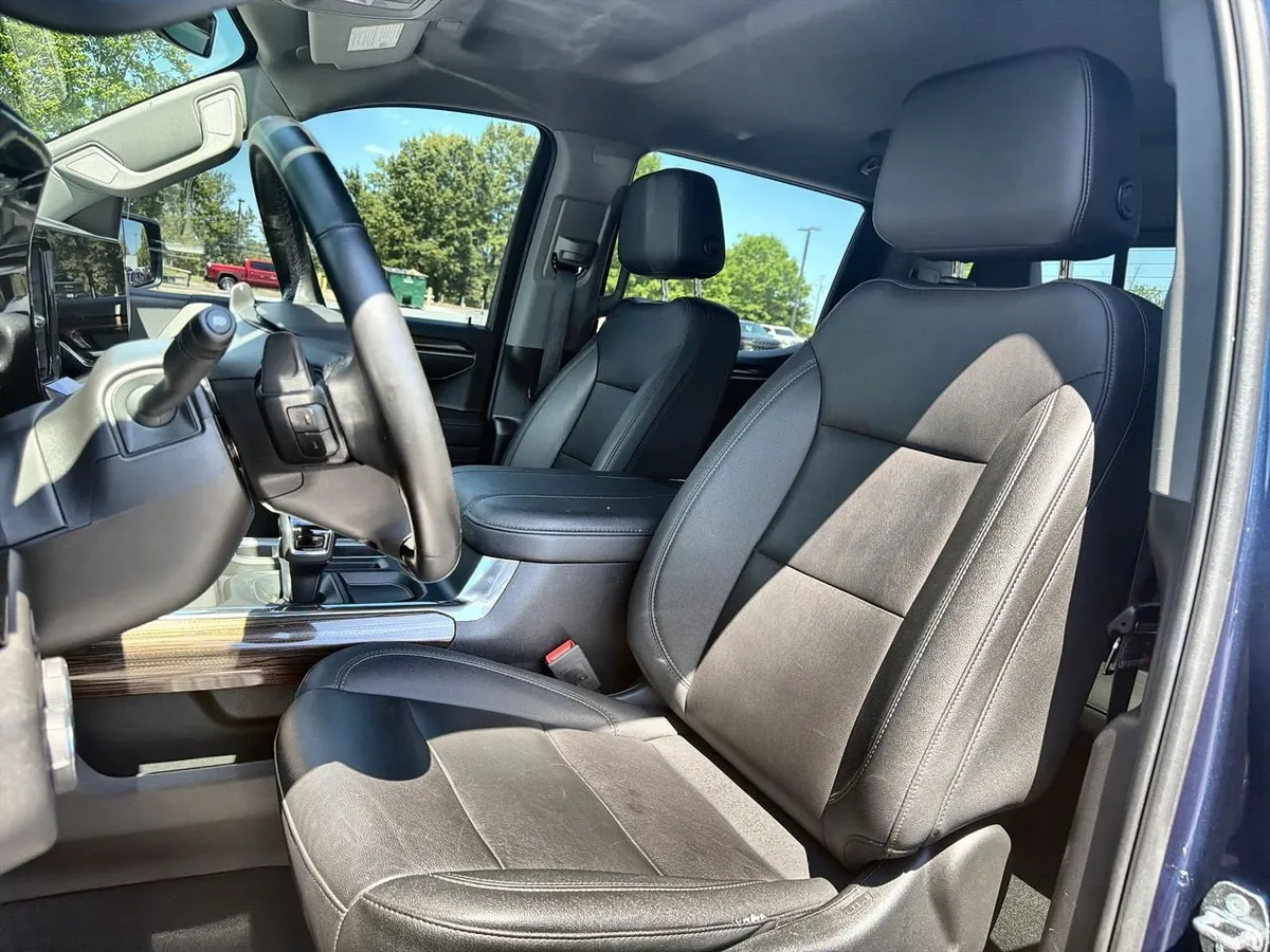 2023 Chevrolet Silverado 1500 RST thumbnail 16