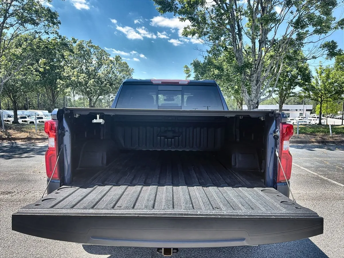 2023 Chevrolet Silverado 1500 RST thumbnail 21
