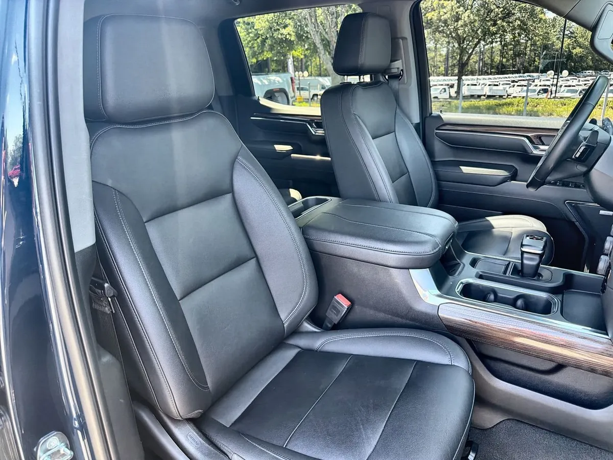 2023 Chevrolet Silverado 1500 RST thumbnail 23