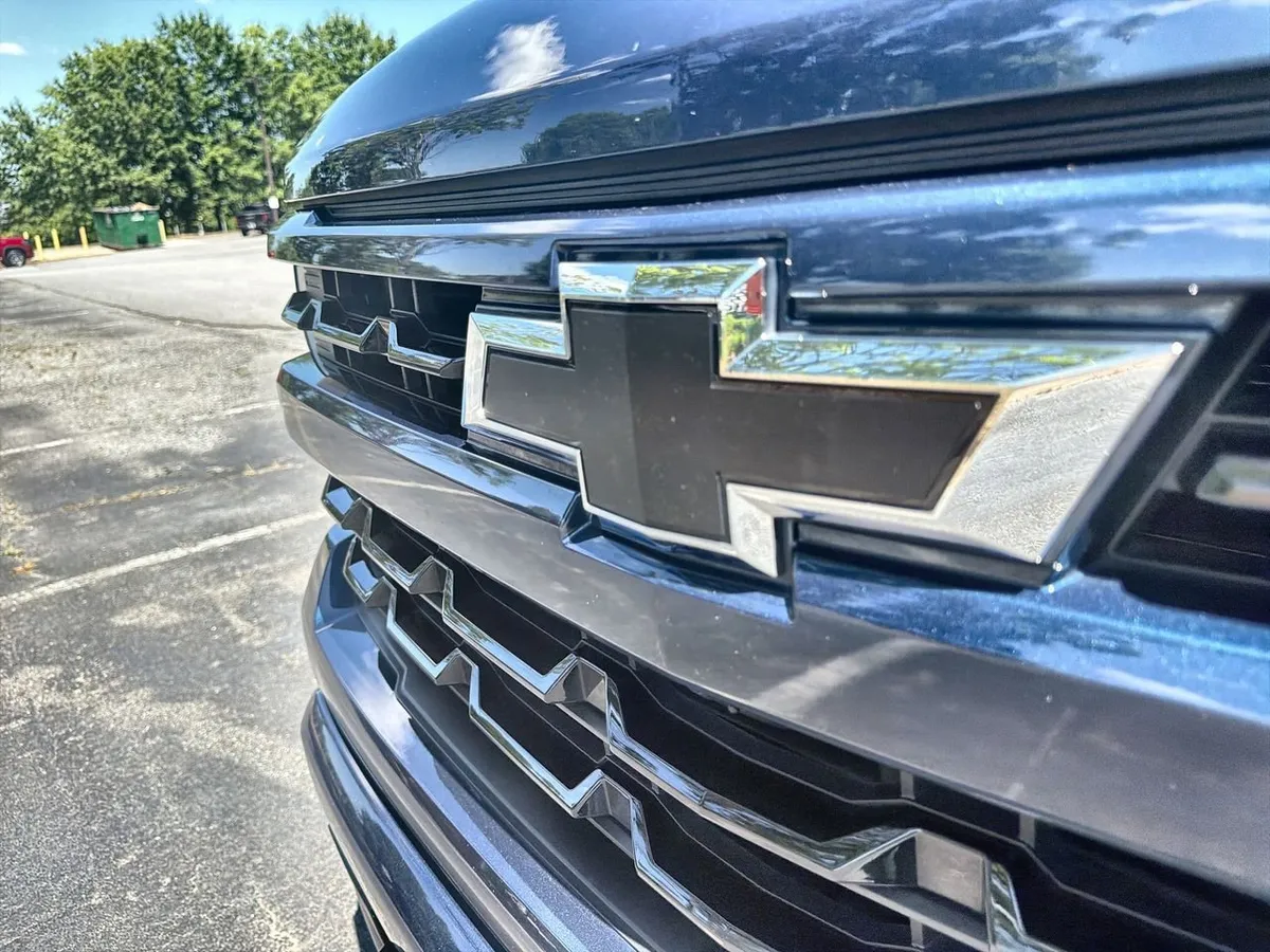 2023 Chevrolet Silverado 1500 RST thumbnail 26