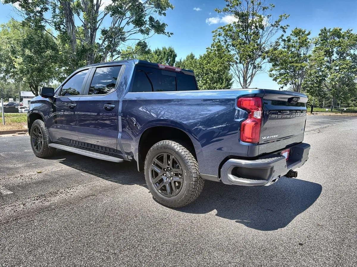 2023 Chevrolet Silverado 1500 RST thumbnail 6