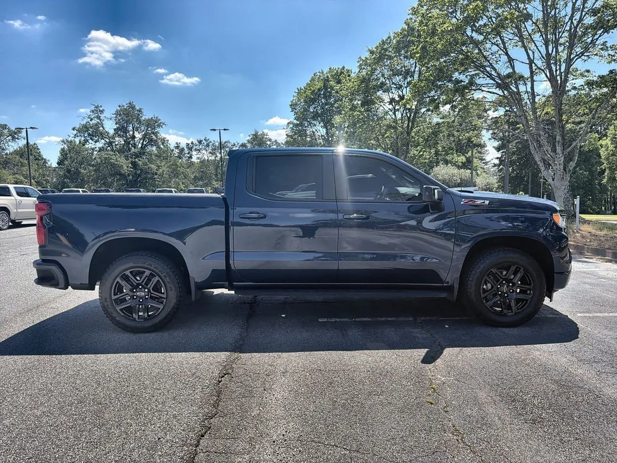 2023 Chevrolet Silverado 1500 RST thumbnail 9