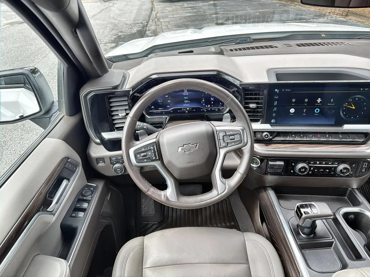2023 Chevrolet Silverado 1500 RST thumbnail 10
