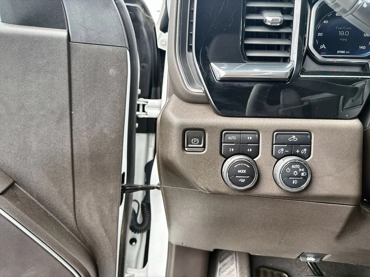 2023 Chevrolet Silverado 1500 RST thumbnail 15