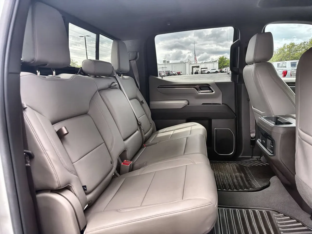 2023 Chevrolet Silverado 1500 RST thumbnail 22